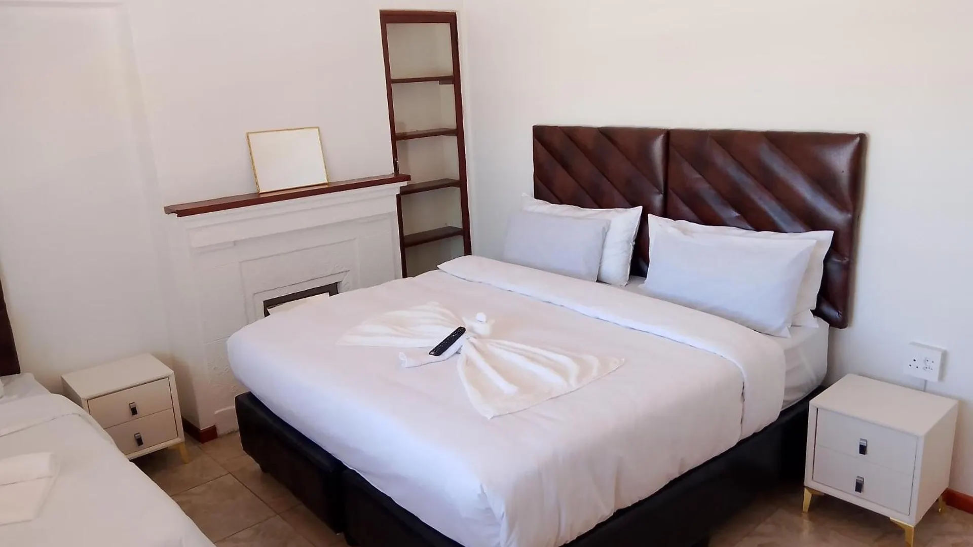 Duminy Guest Lodge Bellville Habitación en casa particular