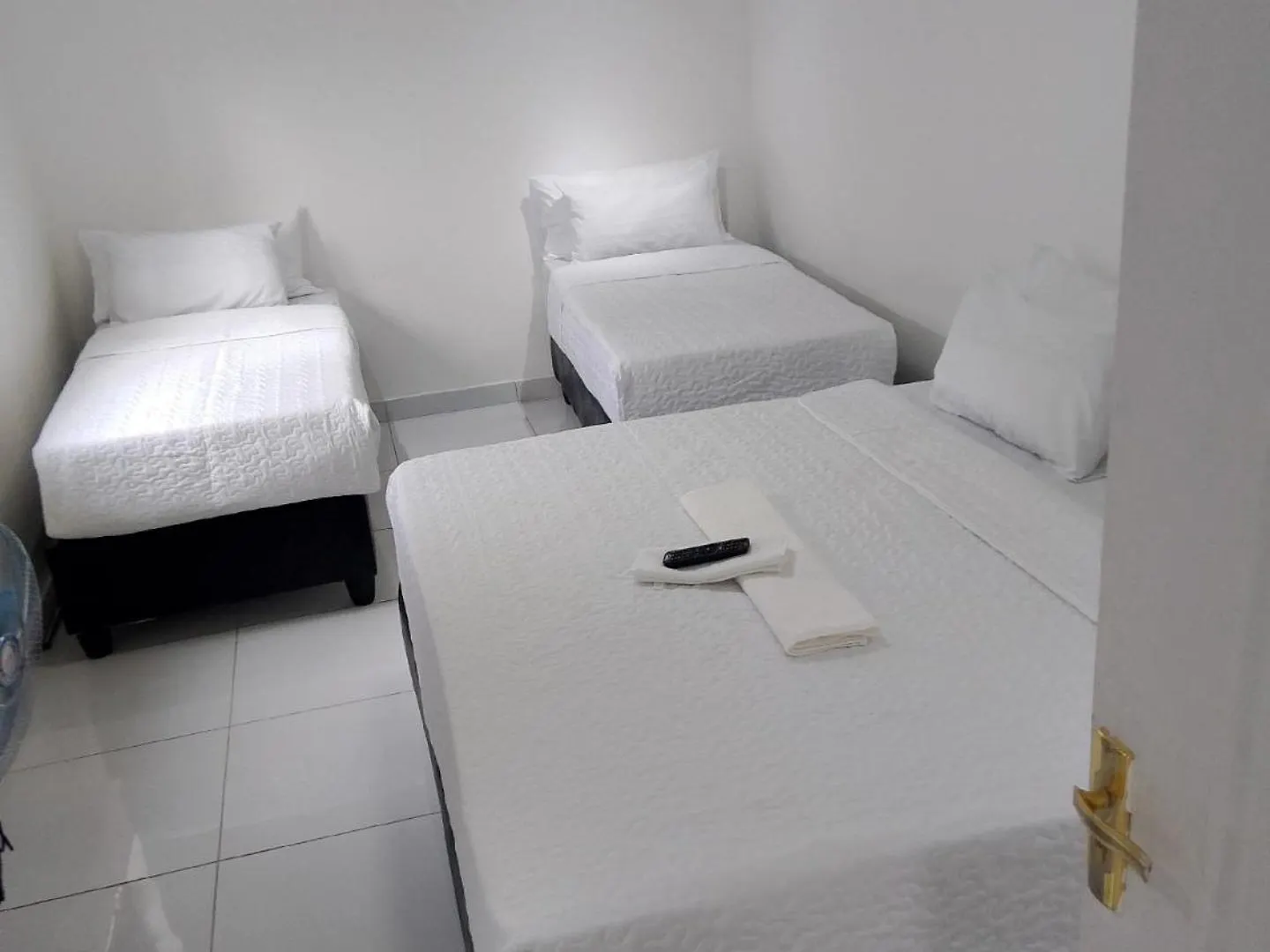 Duminy Guest Lodge Bellville Habitación en casa particular